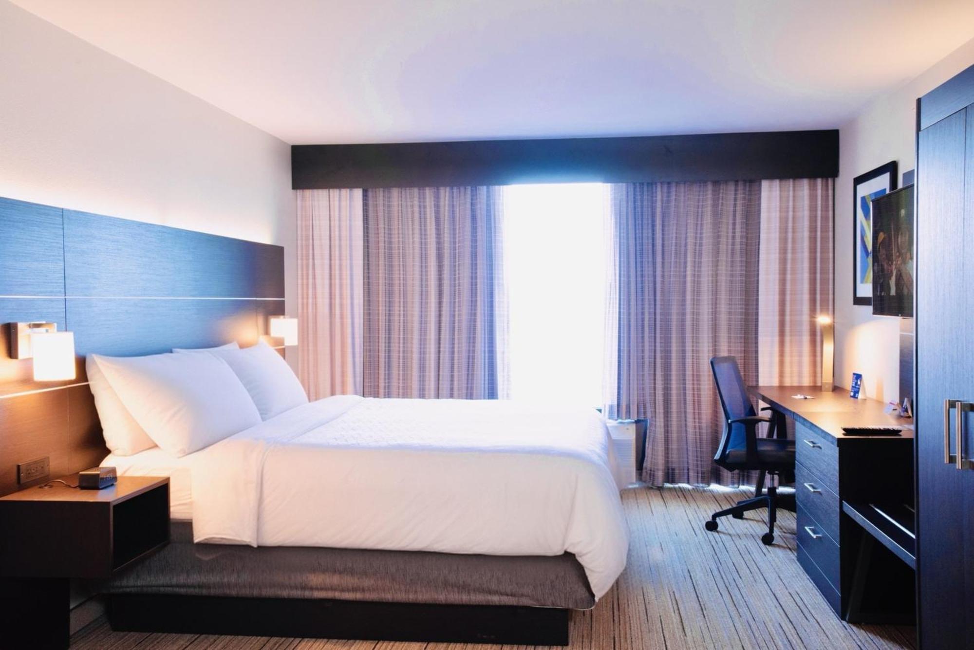 Holiday Inn Express Hotel & Suites Chester By Ihg Zewnętrze zdjęcie