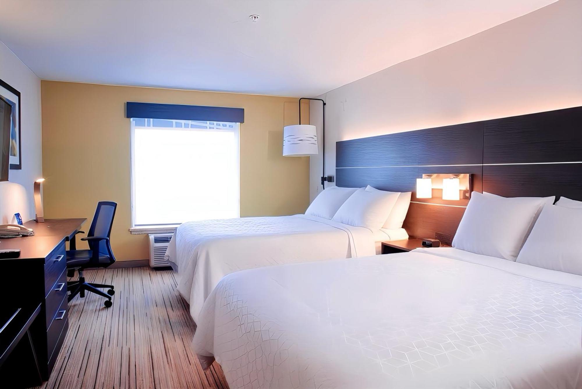 Holiday Inn Express Hotel & Suites Chester By Ihg Zewnętrze zdjęcie