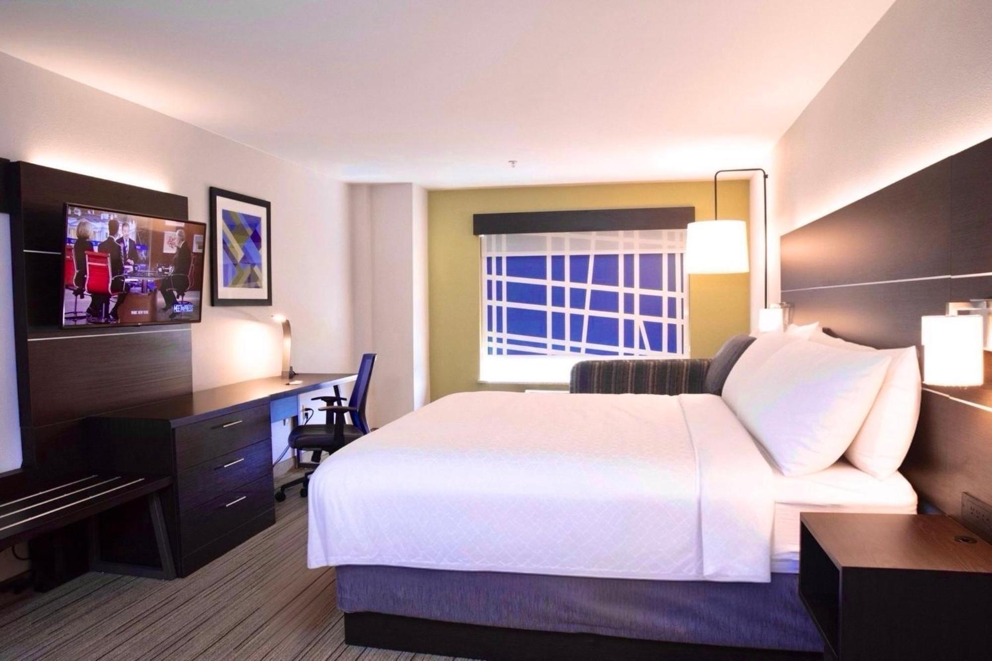 Holiday Inn Express Hotel & Suites Chester By Ihg Zewnętrze zdjęcie